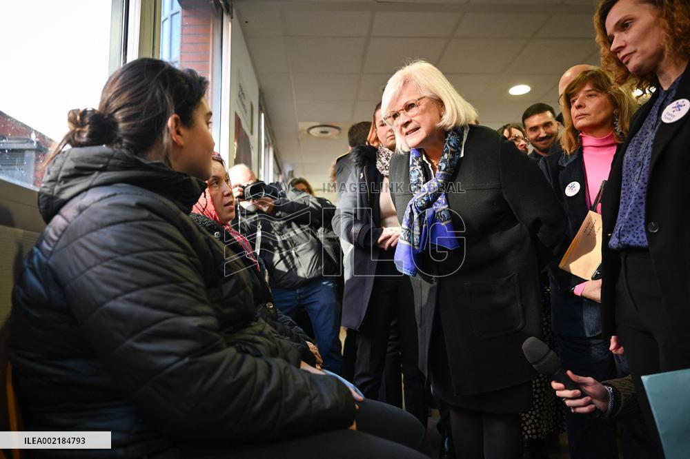 Catherine Vautrin visits the France Travail agency - Guyancourt