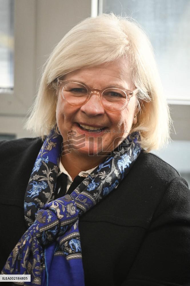 Catherine Vautrin visits the France Travail agency - Guyancourt