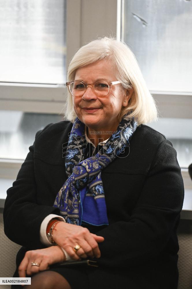 Catherine Vautrin visits the France Travail agency - Guyancourt