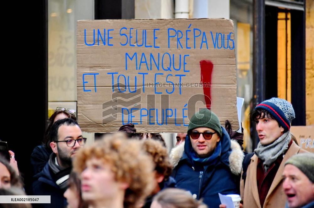 Protest against the closure of preparatory classes for the grandes ecoles