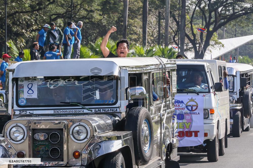 THE PHILIPPINES-QUEZON CITY-JEEPNEY DRIVERS-PROTEST