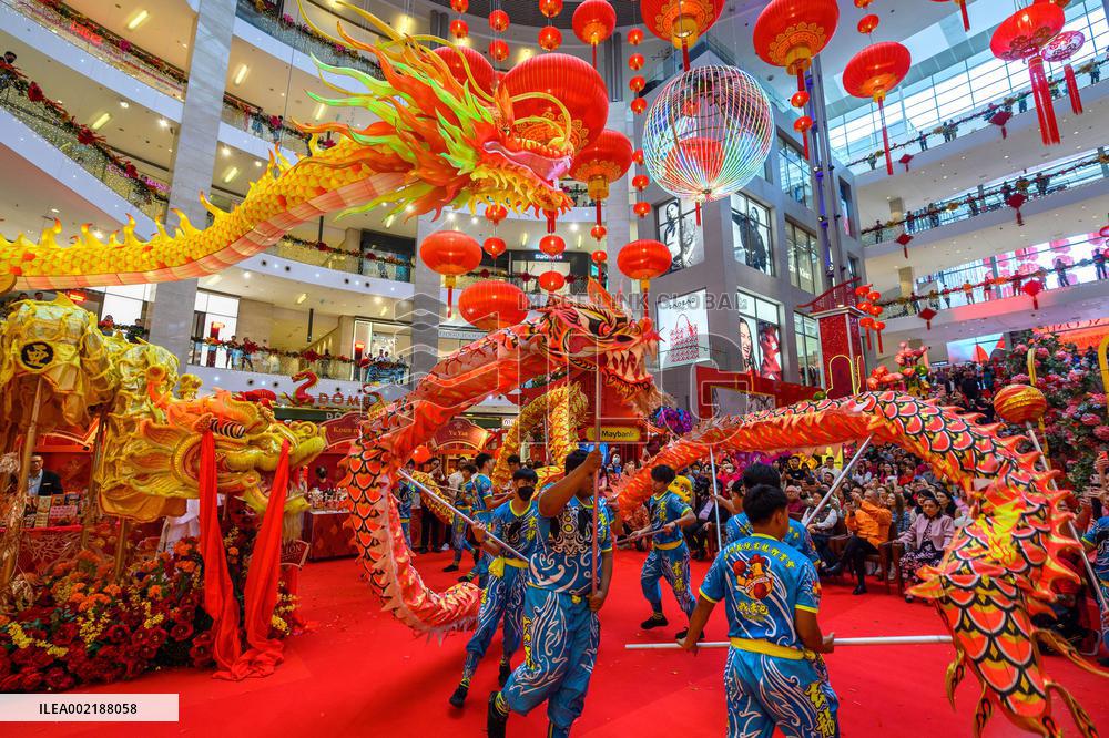 MALAYSIA-KUALA LUMPUR-YEAR OF THE DRAGON-LIGHT INSTALLATIONS