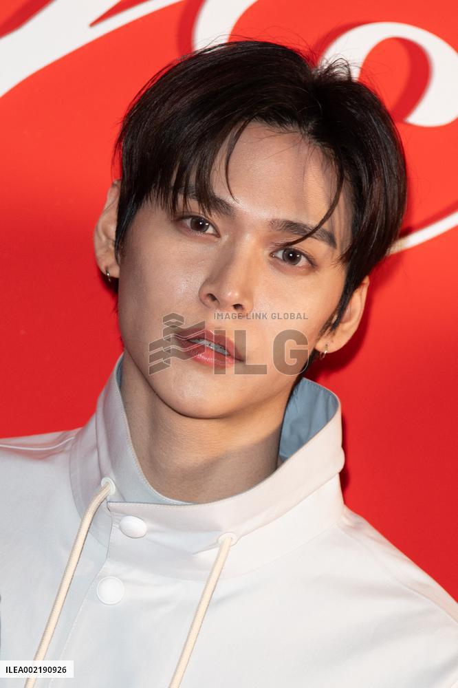 PFW Louis Vuitton Photocall