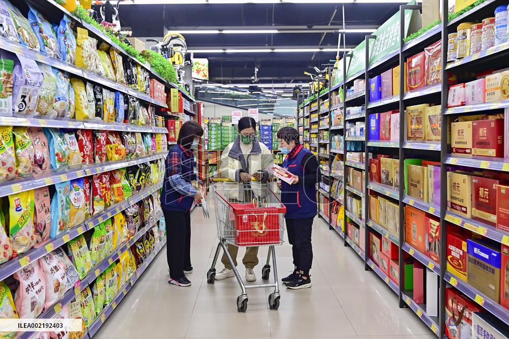 Customers Shop at A Supermarket in Qingzhou