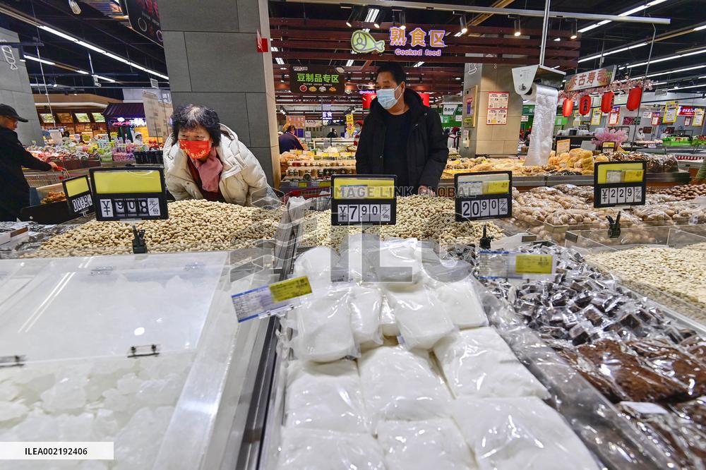 Customers Shop at A Supermarket in Qingzhou