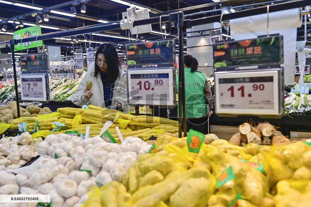 Customers Shop at A Supermarket in Qingzhou