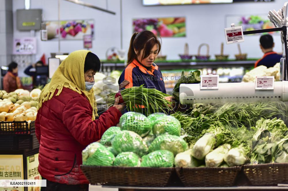 Customers Shop at A Supermarket in Qingzhou