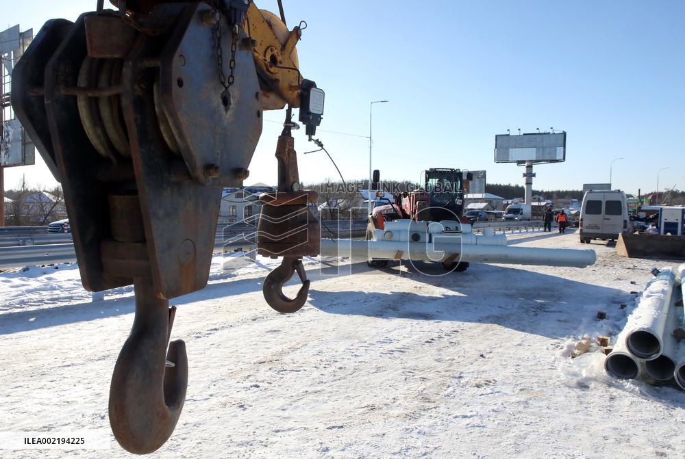 Traffic along Hostomel Bridge partially restored