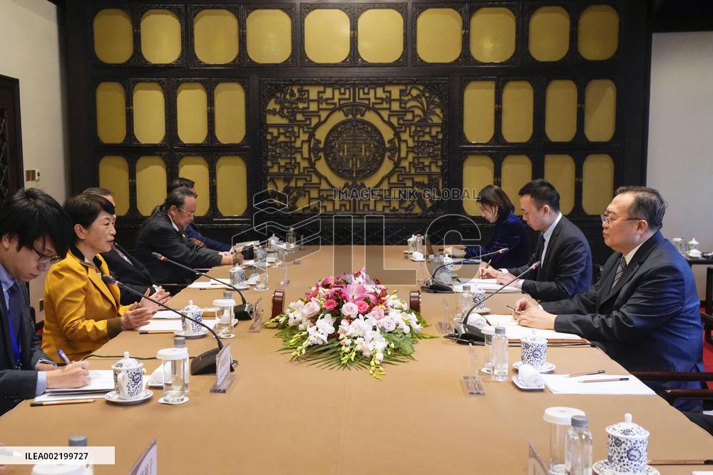 Japan's Social Democratic Party leader in China