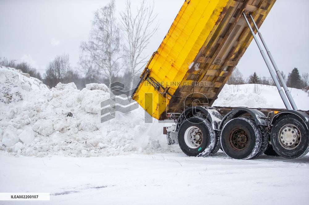 Road maintenance in the winter