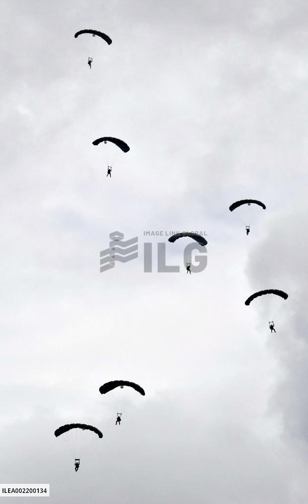 U.S. military parachute drill