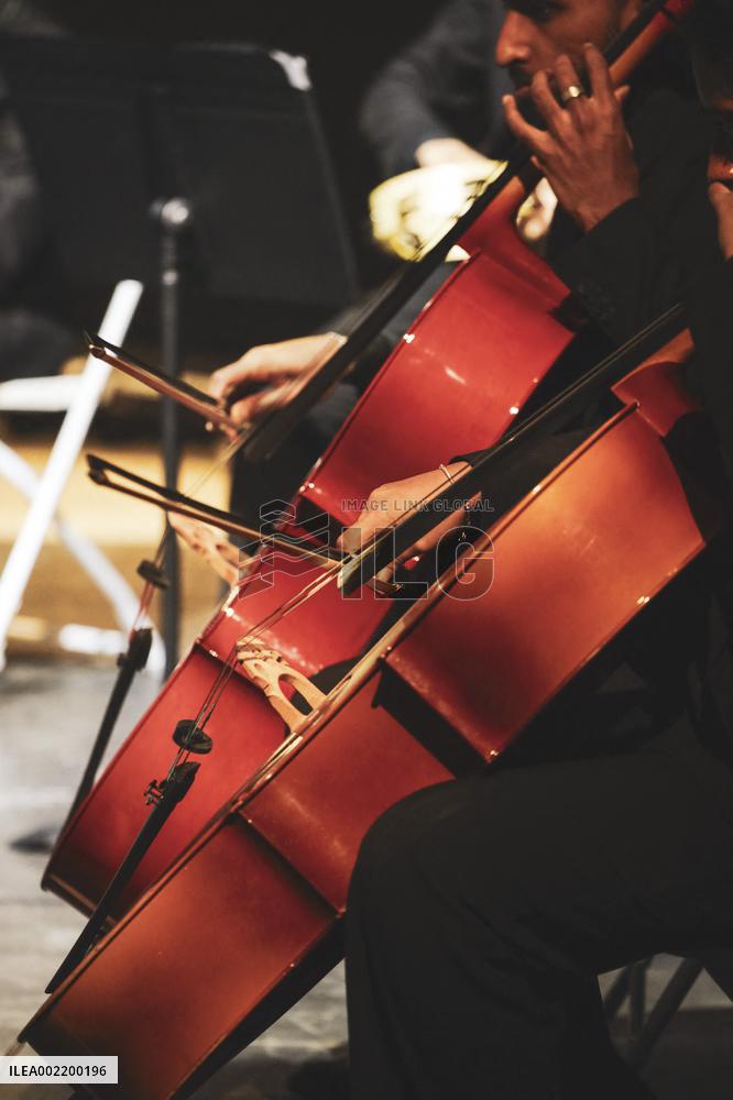 Macron And Dati Visit The Ateliers Medicis - Clichy-sous-Bois