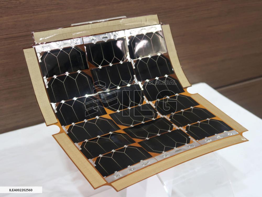 Japan probe lands on Moon