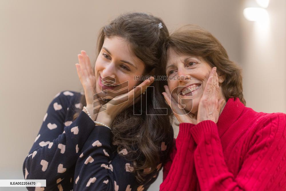 CHINA-BEIJING-U.S. SINGER-CHINESE SONGS (CN)