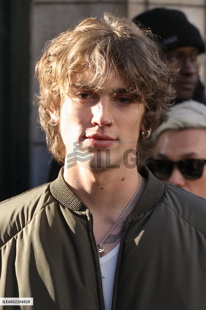 PFW - Loewe Menswear Fall/Winter 2024-2025 - Arrivals NB