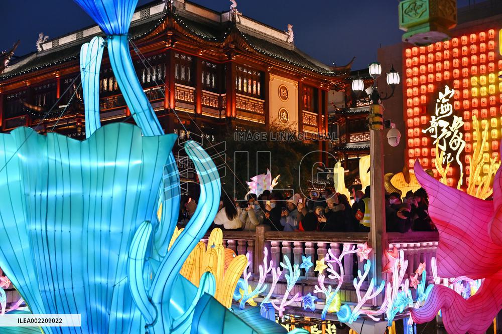 CHINA-SHANGHAI-YUYUAN GARDEN-LANTERN FAIR (CN)