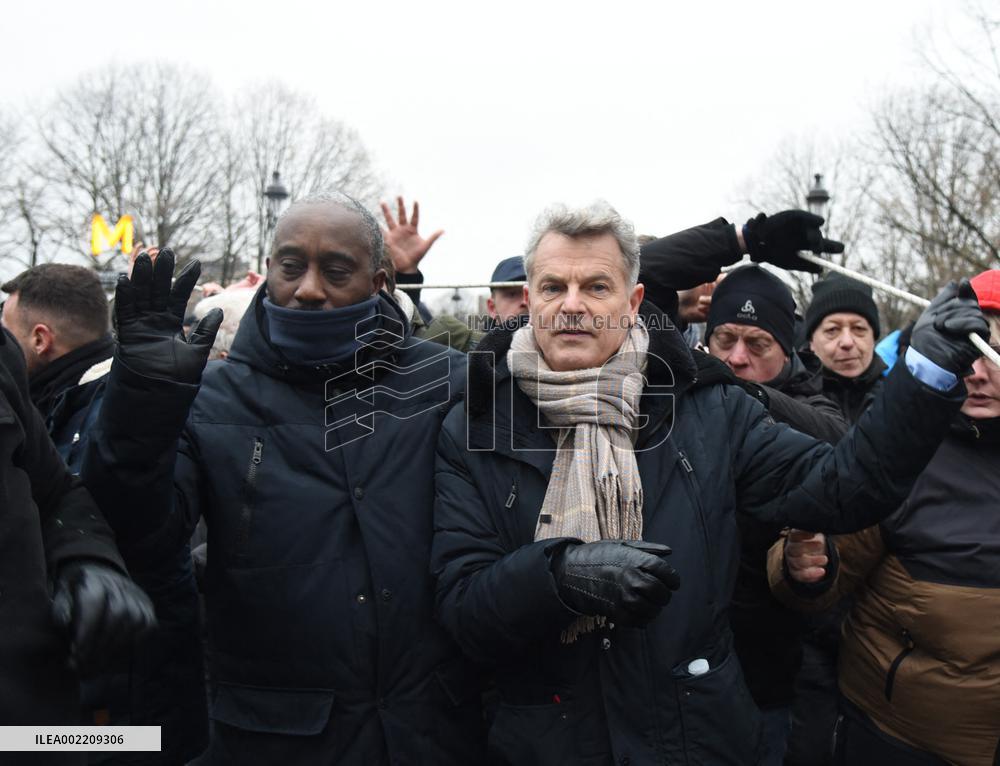 Fabien Roussel at the protest against the immigration law - Paris