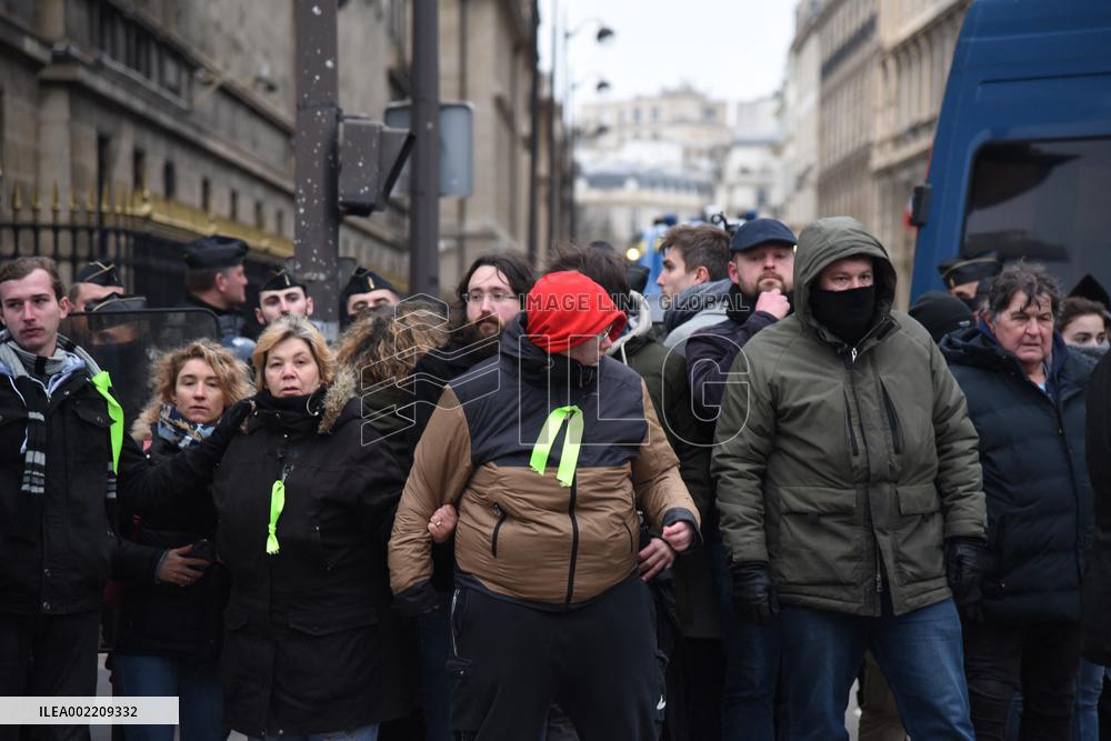 Fabien Roussel at the protest against the immigration law - Paris