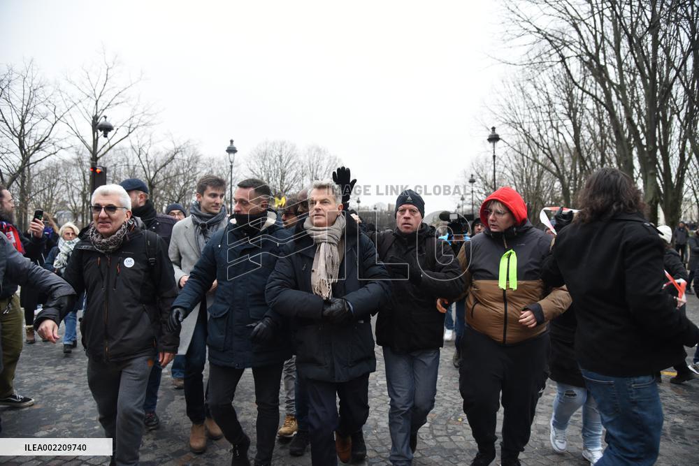 Fabien Roussel at the protest against the immigration law - Paris