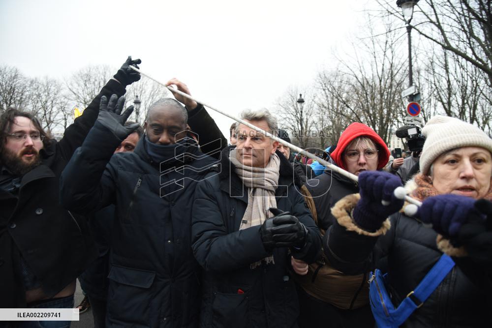 Fabien Roussel at the protest against the immigration law - Paris