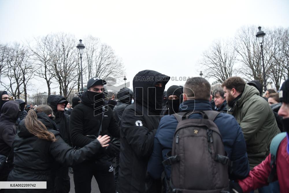 Fabien Roussel at the protest against the immigration law - Paris