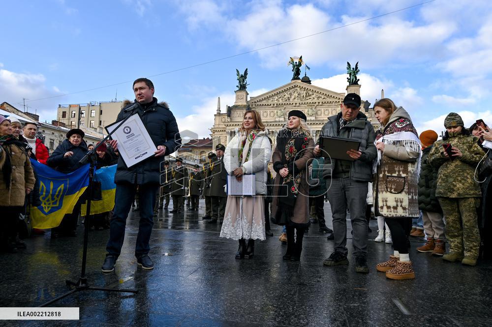 Longest flag signed by military in Lviv