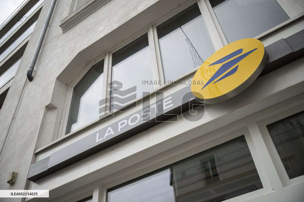 La Poste illustration - Paris