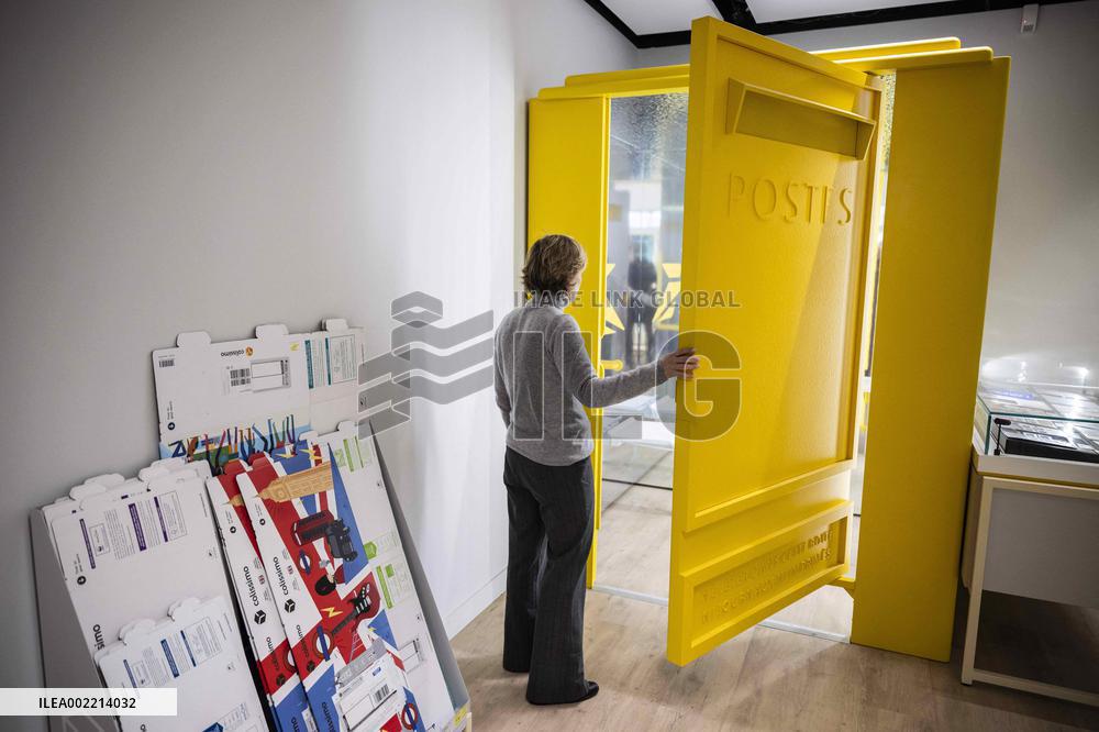 La Poste illustration - Paris