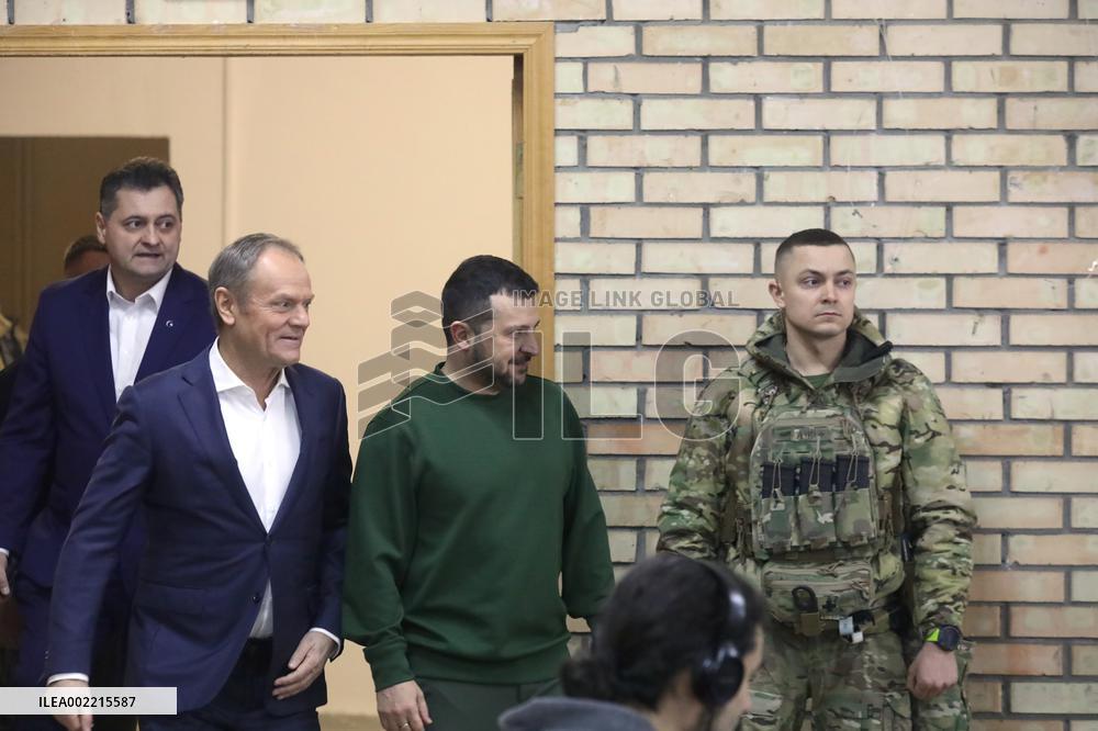Volodymyr Zelenskyy and Donald Tusk meet with students in Kyiv