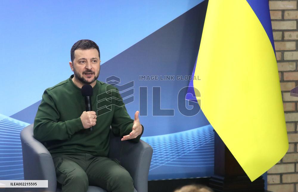 Volodymyr Zelenskyy and Donald Tusk meet with students in Kyiv