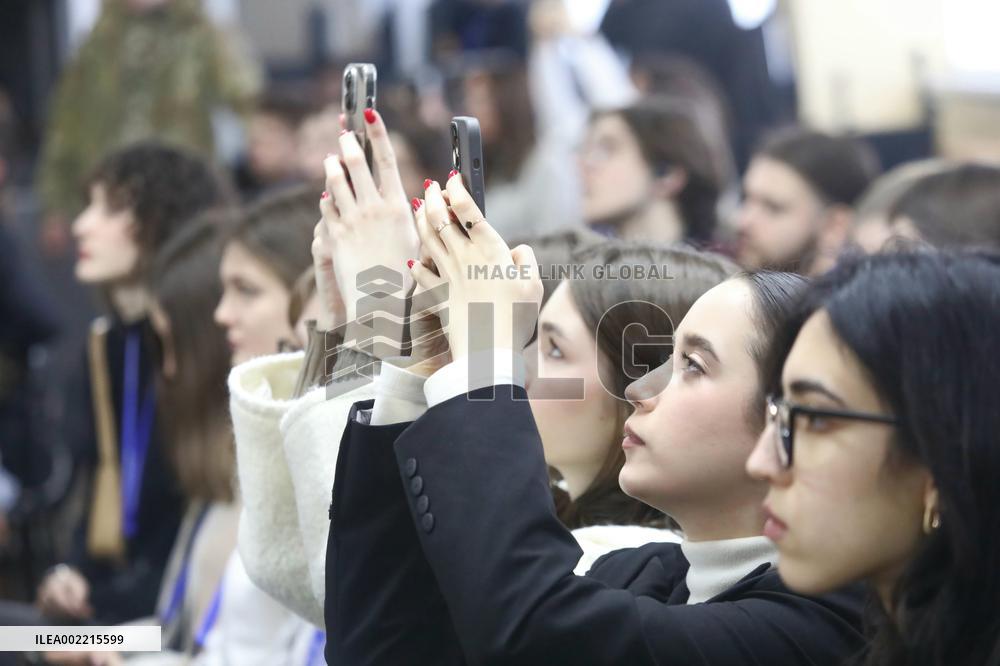 Volodymyr Zelenskyy and Donald Tusk meet with students in Kyiv