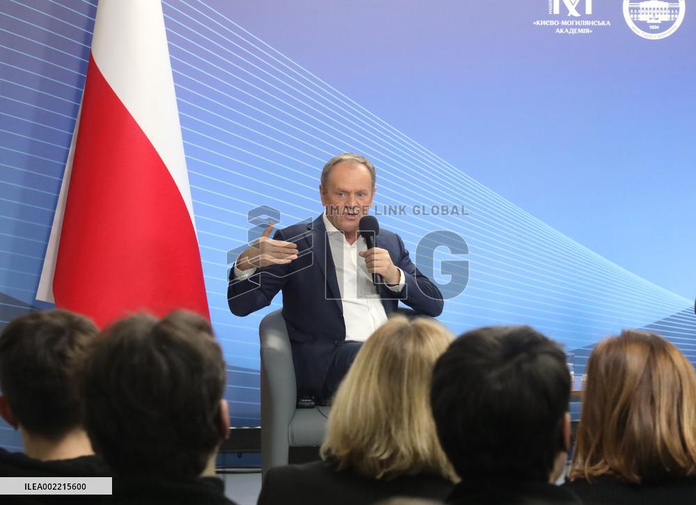 Volodymyr Zelenskyy and Donald Tusk meet with students in Kyiv