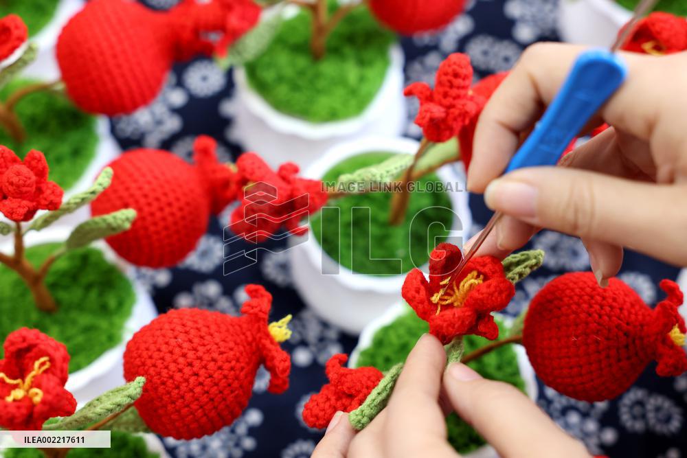 Red Pomegranate Woven With Colored Wool in Zaozhuang