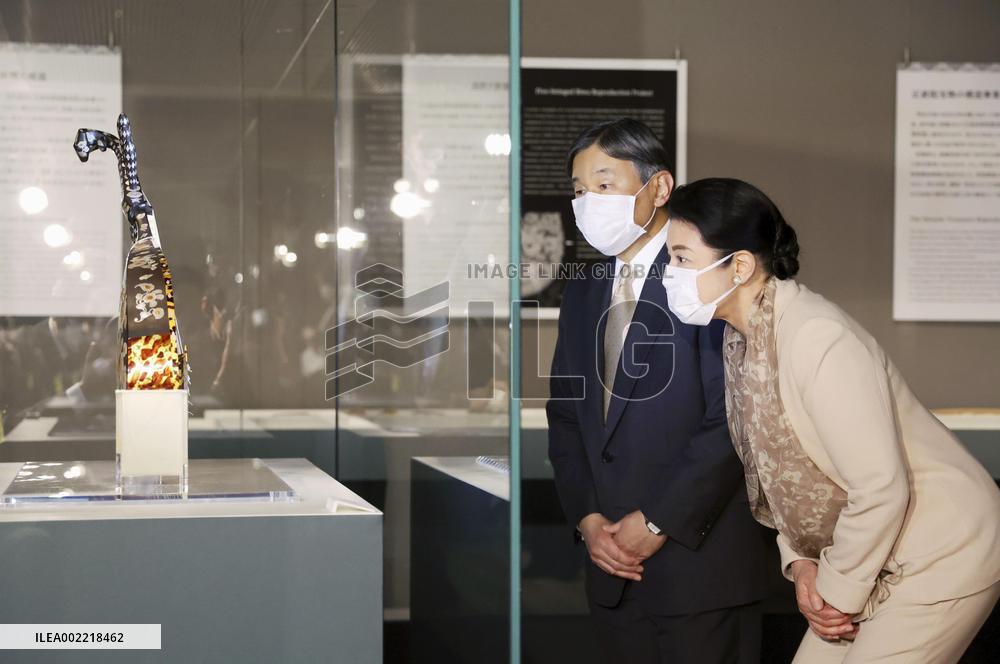 Japan's emperor, empress visit exhibition