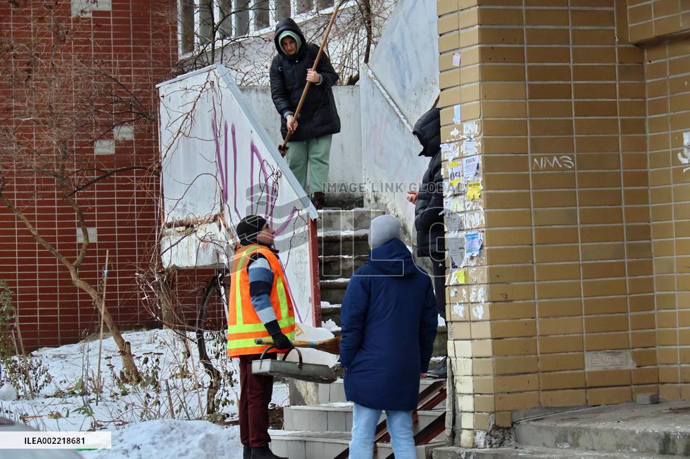 Aftermath of morning rocket attack on Kyiv