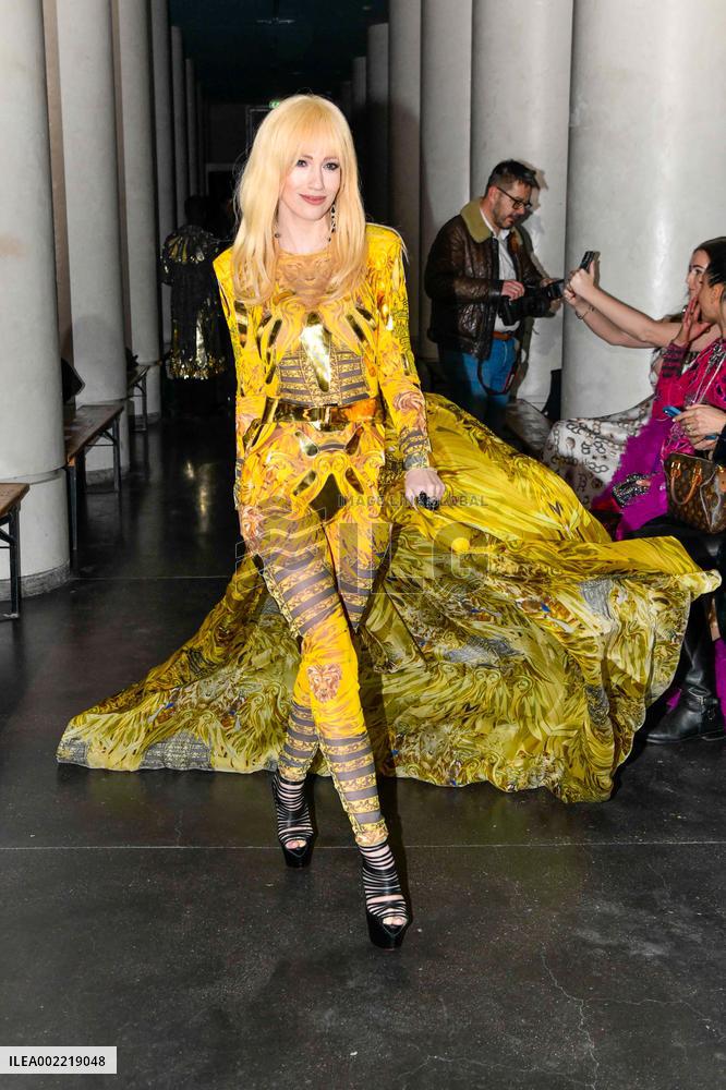 PFW - On Aura Tout Vu Front Row