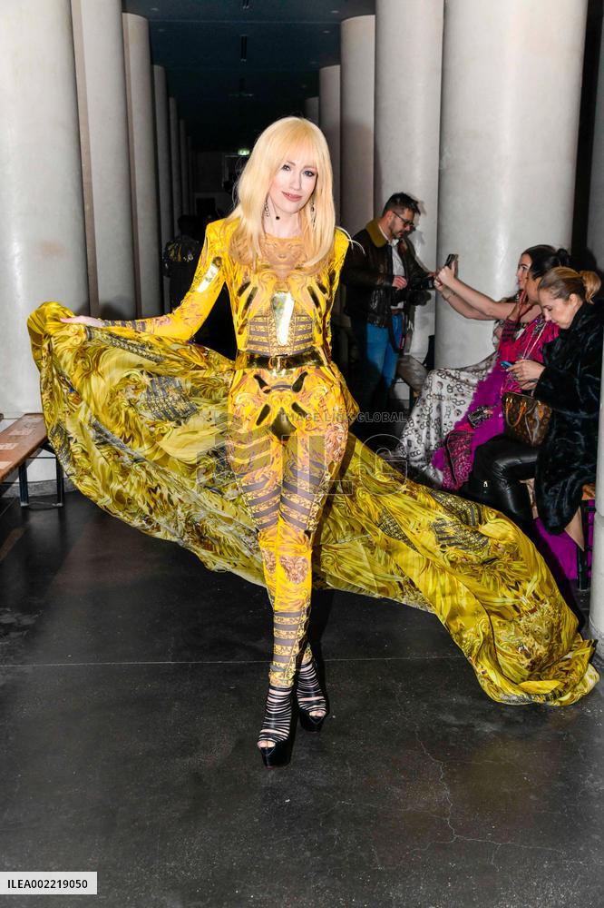 PFW - On Aura Tout Vu Front Row