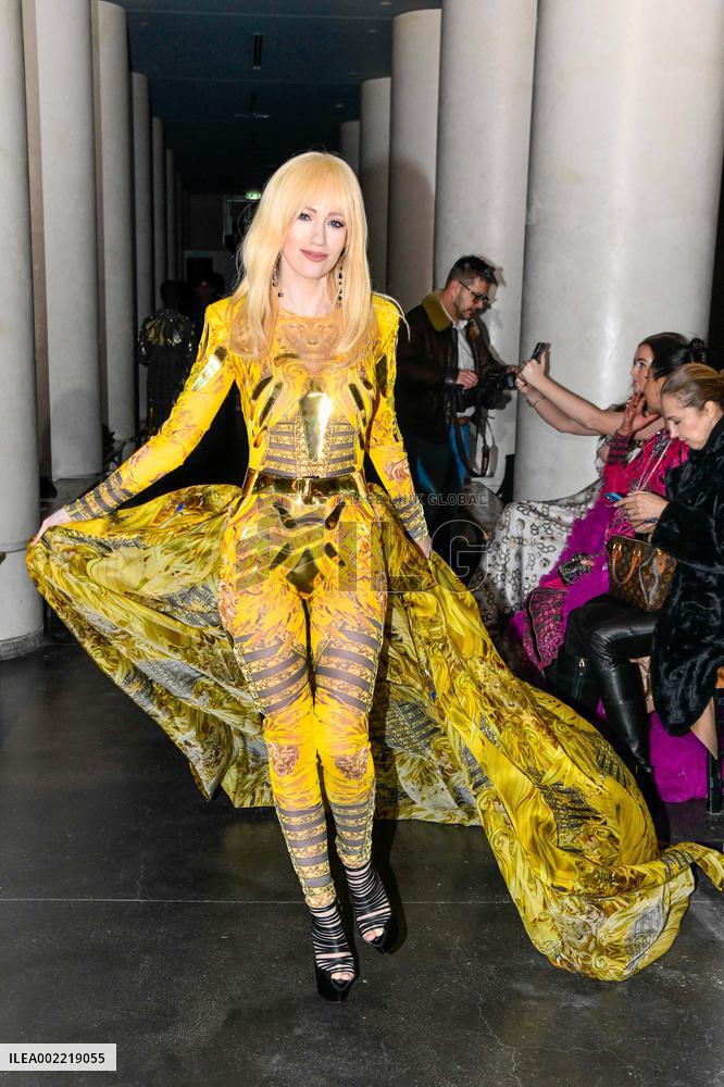 PFW - On Aura Tout Vu Front Row