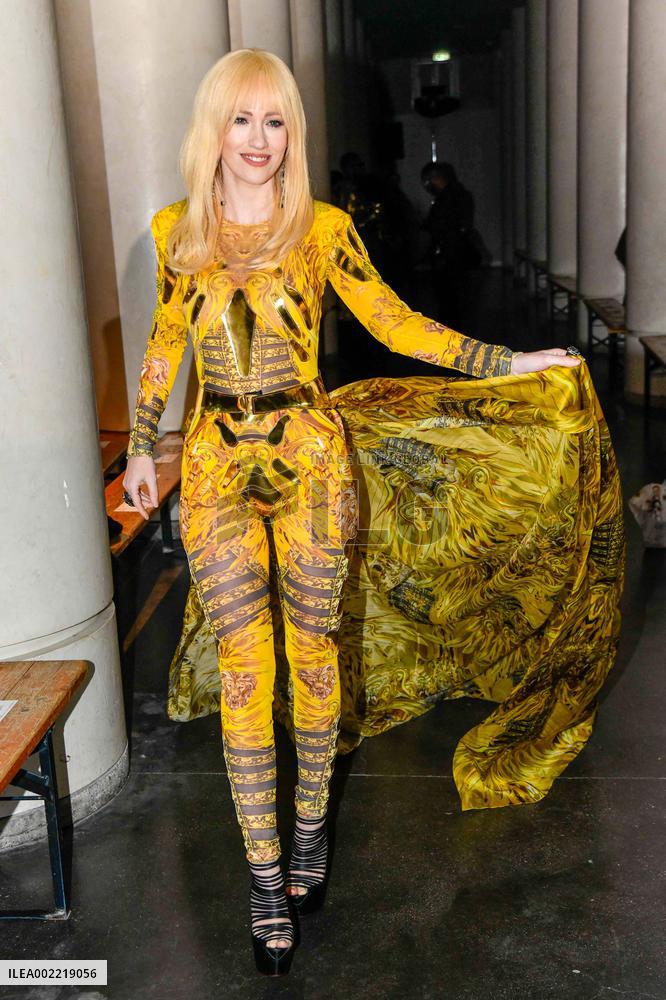 PFW - On Aura Tout Vu Front Row