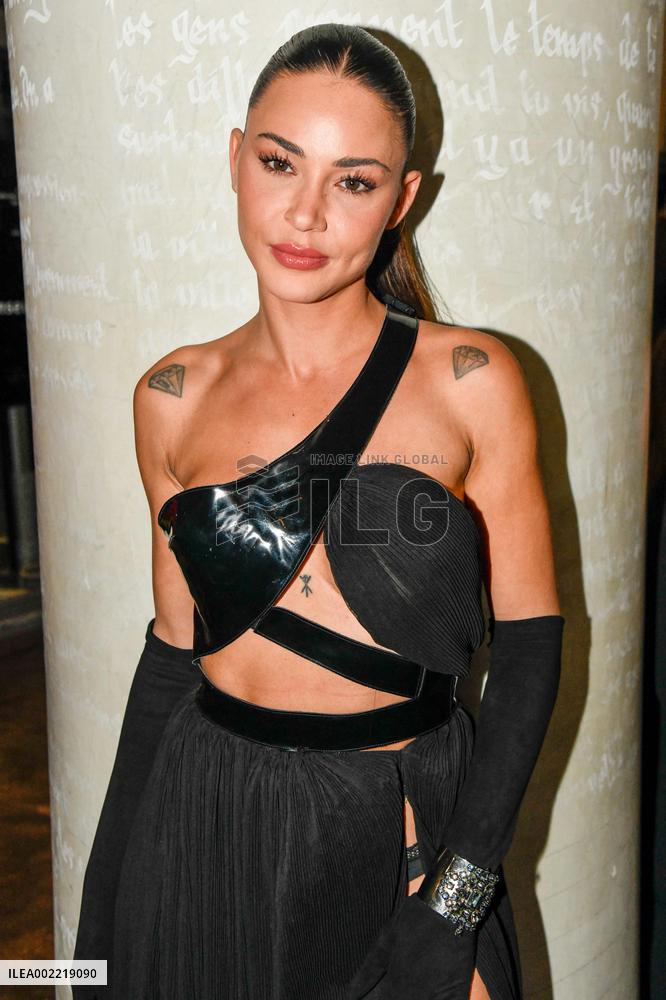 PFW - On Aura Tout Vu Front Row