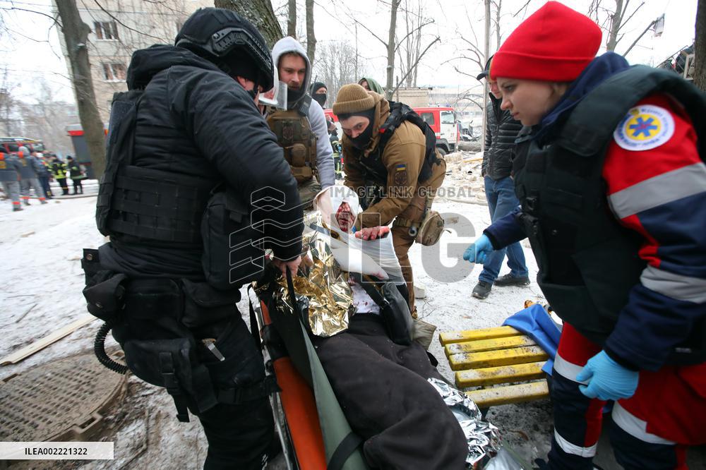 Russian troops shell Kharkiv