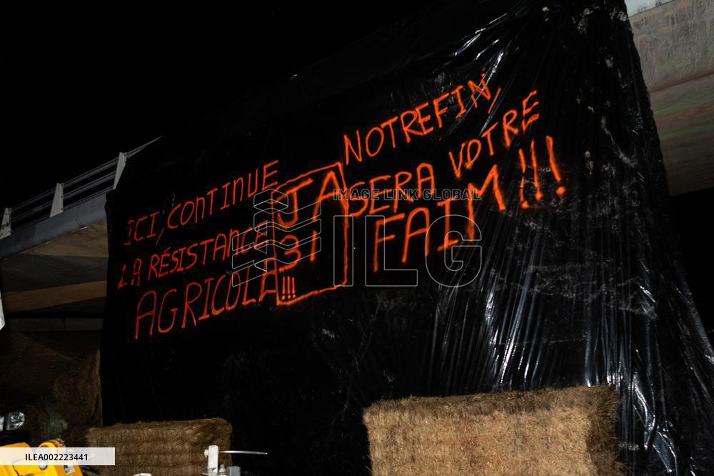Farmers Block A61 Motorway - South Of Toulouse