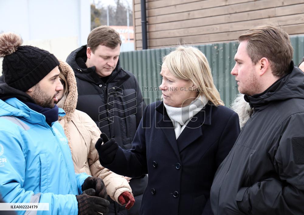 Filippo Grandi visits Irpin