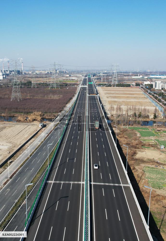 Hangzhou-Shaoxing-Ningbo Expressway Open