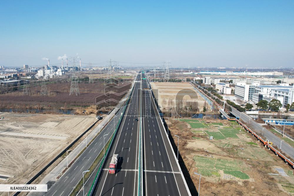 Hangzhou-Shaoxing-Ningbo Expressway Open