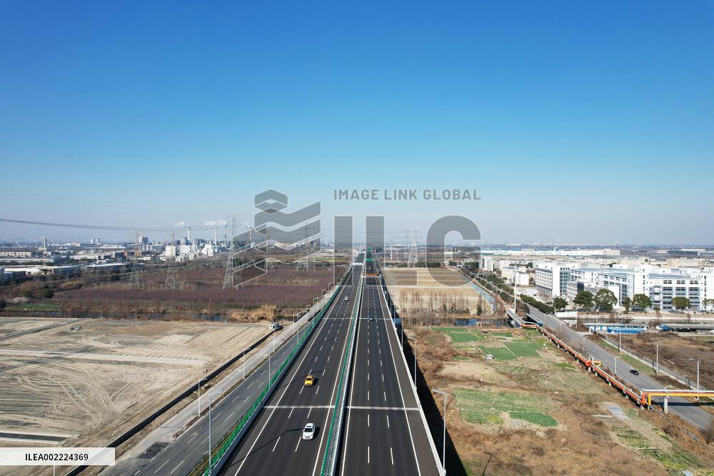 Hangzhou-Shaoxing-Ningbo Expressway Open