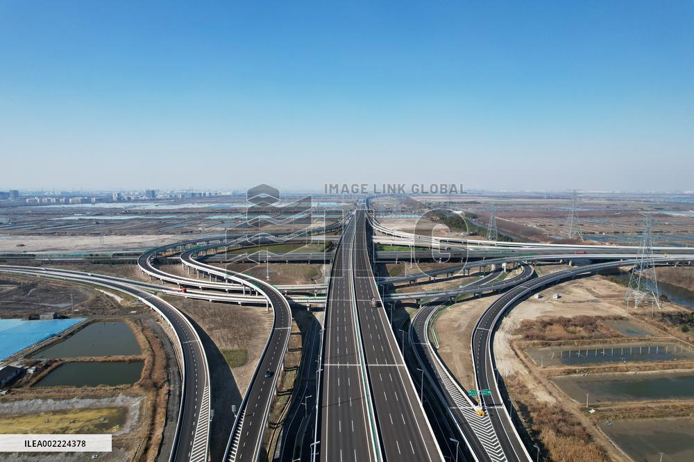 Hangzhou-Shaoxing-Ningbo Expressway Open