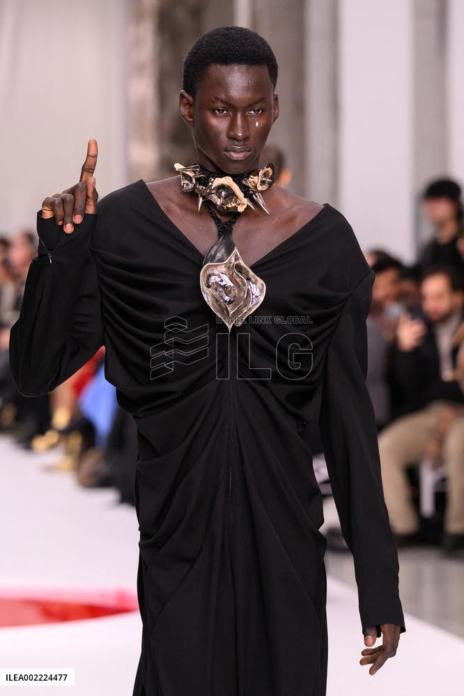 PFW - Yuima Nagazato Runway