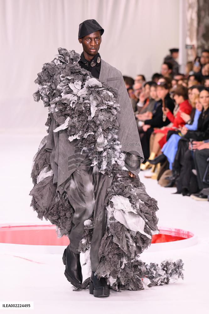 PFW - Yuima Nagazato Runway