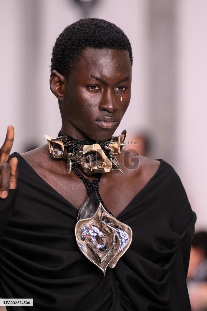 PFW - Yuima Nagazato Runway